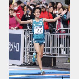 綜合10位(日本勢2位)でゴールした青学の下田裕太(C)日刊ゲンダイ