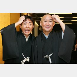 息子も兄妹で大活躍(左から2代目林家三平、林家正蔵)