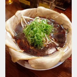 希望軒の「希望軒ブラックチャーシュー大盛」
