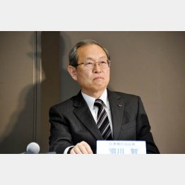巨額損失の可能性を公表した東芝の綱川社長(16年12月27日)