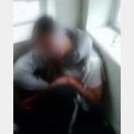 暴行を受ける様子がフェイスブックのライブ動画で