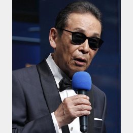 草なぎと親交の深いタモリ