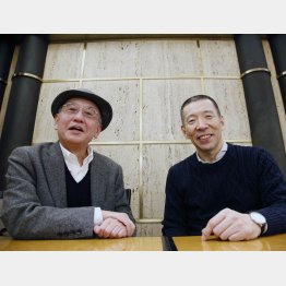 柳亭市馬(左)と吉川潮